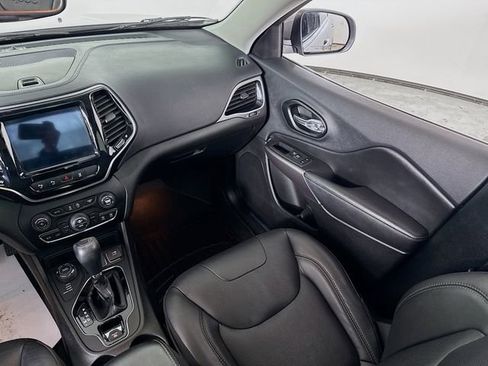 Used 2021 Jeep Cherokee Limited image 23