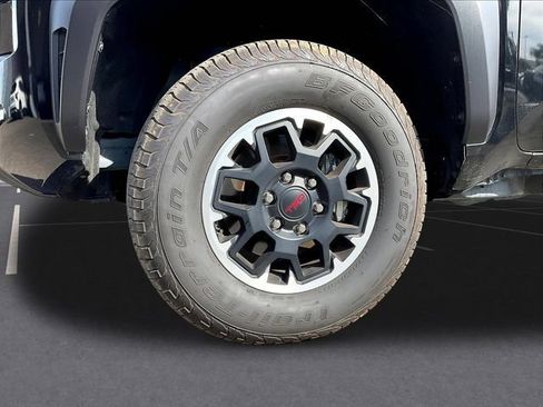 Used 2025 Toyota Tacoma TRD Off-Road w/ TRD Off Road Upgrade Package AWD/4WD image 37