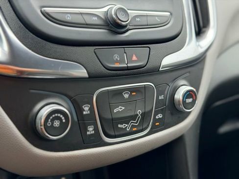 Used 2022 Chevrolet Equinox LS image 14