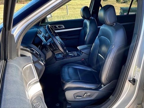 Used 2016 Ford Explorer XLT w/ Equipment Group 202A AWD/4WD image 21