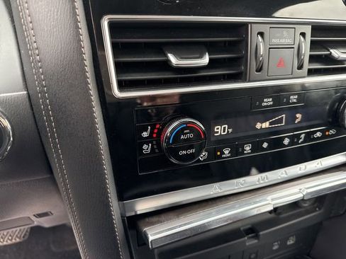 Used 2023 Nissan Armada Platinum image 23