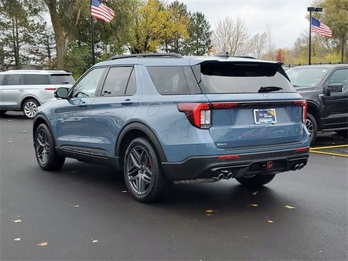 Certified 2025 Ford Explorer ST image 3
