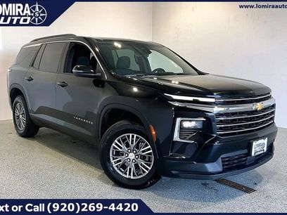 Used 2025 Chevrolet Traverse LT