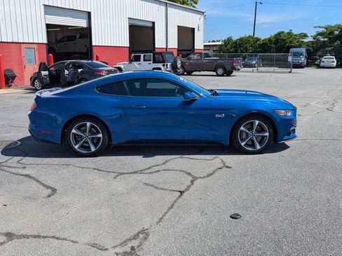 Used 2017 Ford Mustang GT Premium w/ Equipment Group 401A RWD image 4