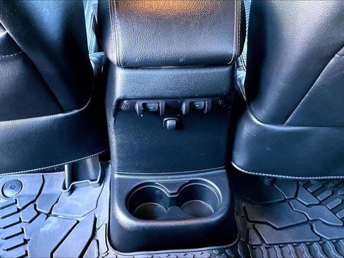 Used 2017 Jeep Wrangler Unlimited Sahara image 14