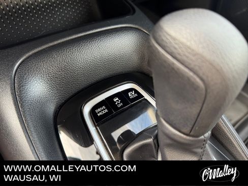 Used 2022 Toyota Corolla LE FWD image 22