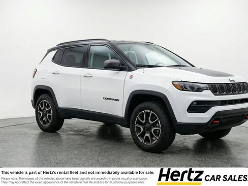 Used 2025 Jeep Compass Trailhawk w/ Trailer Tow Group image 1