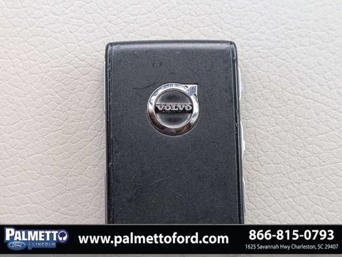 Used 2020 Volvo XC90 T5 Momentum FWD image 30