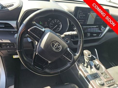 Used 2021 Toyota Highlander Platinum image 8