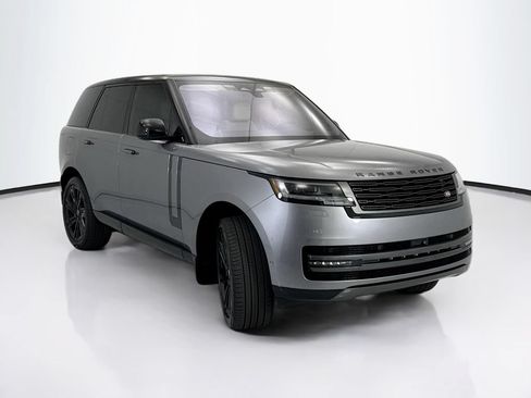 Used 2023 Land Rover Range Rover SE AWD/4WD image 3
