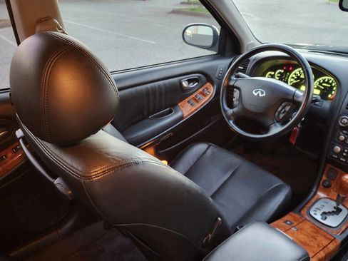 Used 2004 INFINITI I35 w/ Navigation Pkg image 18