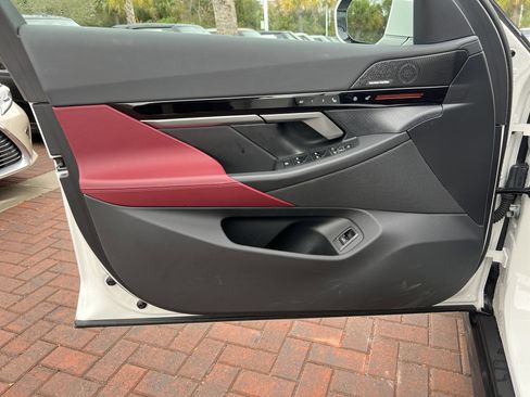 Used 2025 BMW 530i image 14