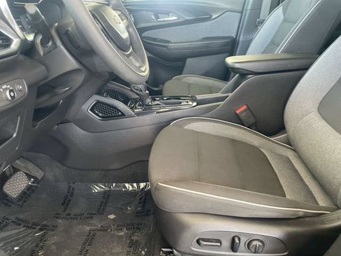 Used 2023 Chevrolet TrailBlazer LT FWD image 18