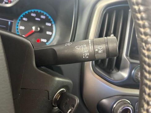 Used 2018 Chevrolet Colorado Z71 w/ Z71 Midnight Edition AWD/4WD image 11