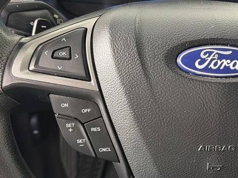 Used 2018 Ford Fusion SE w/ Fusion SE Technology Package FWD image 17