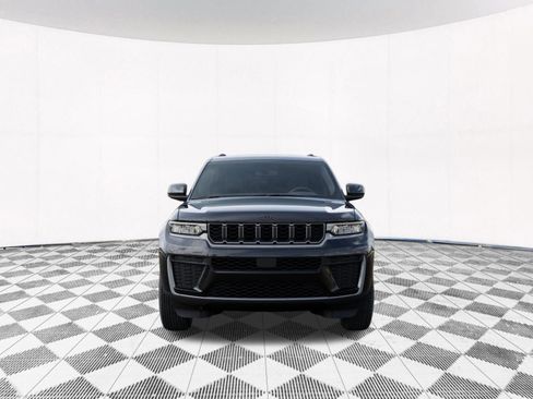 New 2026 Jeep Grand Cherokee Altitude AWD/4WD image 9