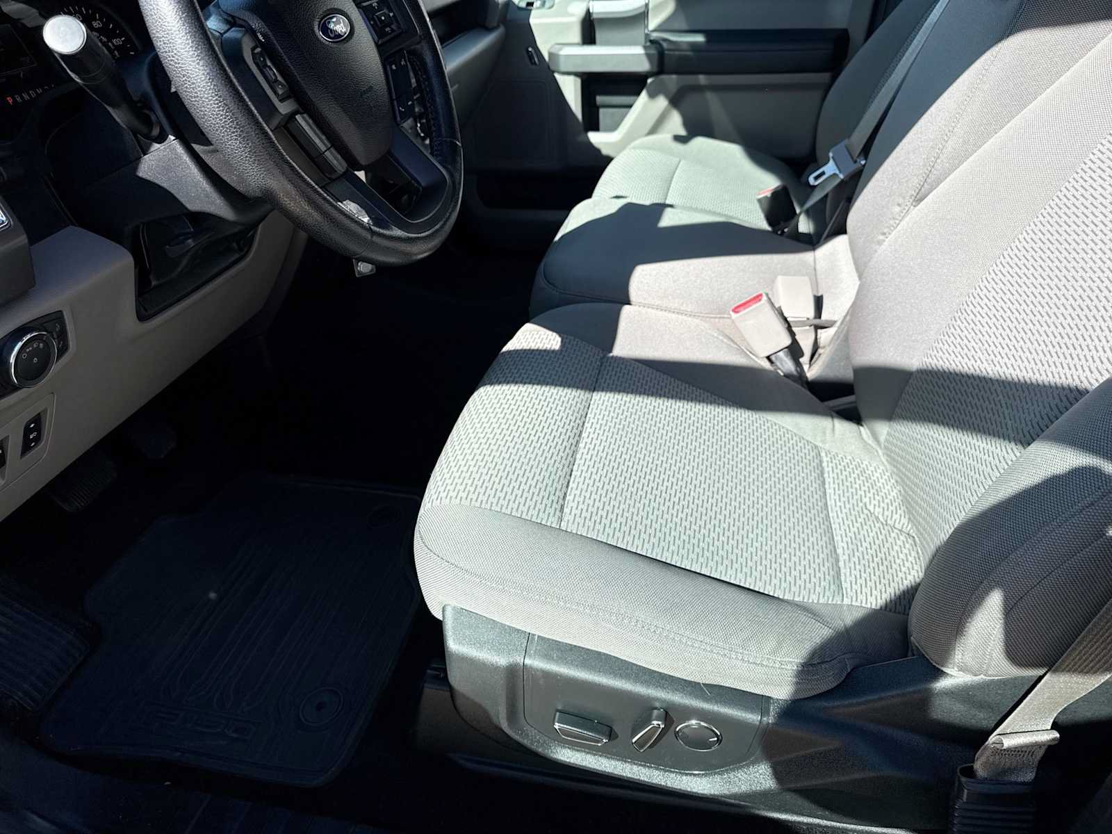 Used 2015 Ford F150 XLT w/ Equipment Group 302A Luxury AWD/4WD image 15