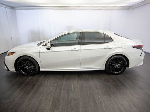 Used 2021 Toyota Camry XSE image 7