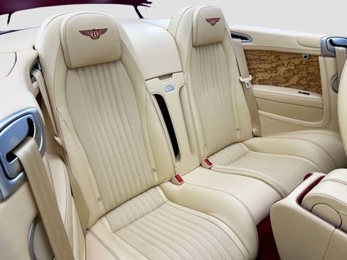 Used 2017 Bentley Continental GT image 28