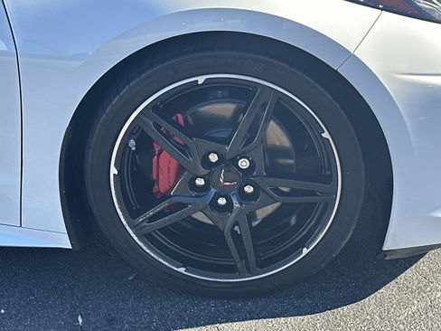 Used 2022 Chevrolet Corvette Stingray Preferred Cpe w/ Body-Color Dual Roof Package image 16