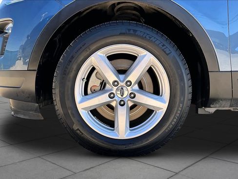 Used 2019 Ford Explorer XLT w/ Equipment Group 201A FWD image 10