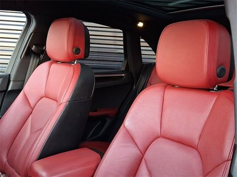 Certified 2017 Porsche Macan S image 5