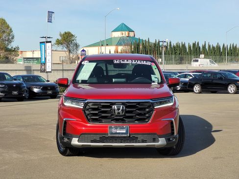 Certified 2024 Honda Pilot EX-L image 2