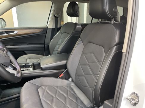 Used 2024 Volkswagen Atlas SE FWD image 19