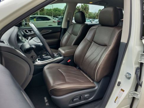 Used 2019 INFINITI QX60 Luxe w/ Essential Package image 16