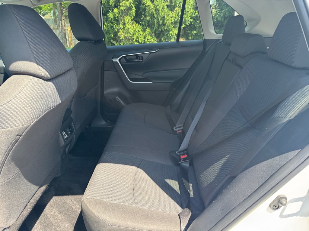 Used 2025 Toyota RAV4 LE AWD/4WD image 18