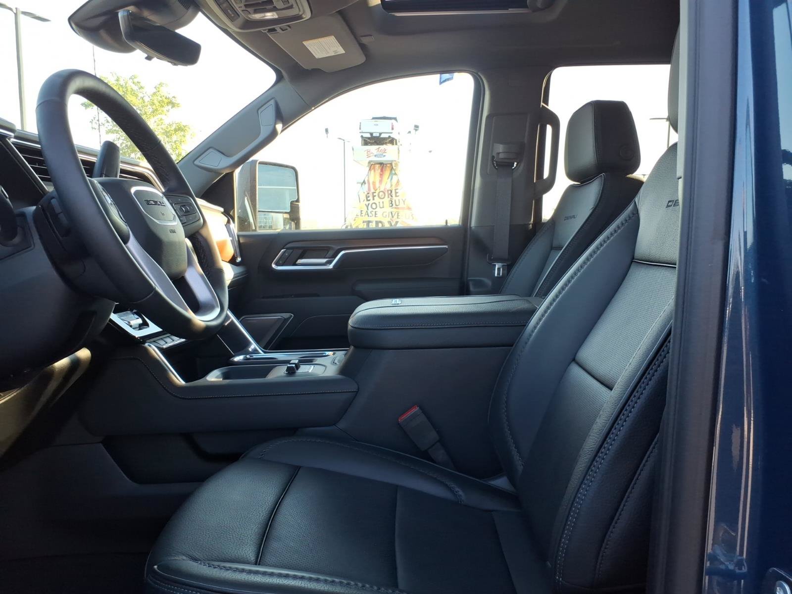 Used 2026 GMC Sierra 3500 Denali AWD/4WD image 10