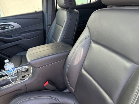 Used 2023 Chevrolet Traverse LT w/ LPO, Cargo Package image 4