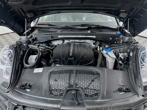 Used 2018 Porsche Macan image 28
