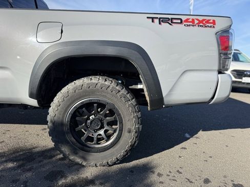 Used 2020 Toyota Tacoma TRD Off-Road image 7