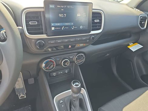 New 2026 Hyundai Venue SE FWD image 27