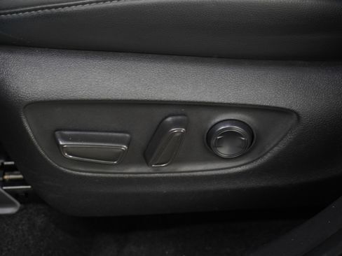 Used 2025 Toyota Highlander XSE AWD/4WD image 25