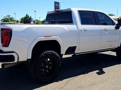 Used 2025 GMC Sierra 3500 Denali Ultimate AWD/4WD image 9