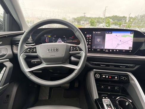 Used 2025 Audi Q5 Premium w/ Premium Plus AWD/4WD image 14