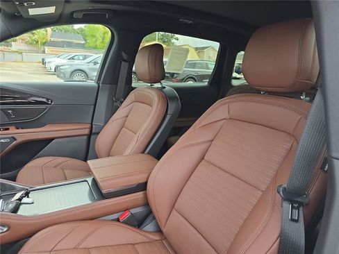 New 2026 Lincoln Nautilus Reserve image 15