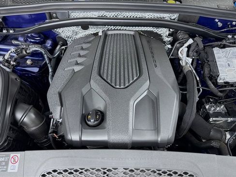 Certified 2025 Porsche Macan image 32