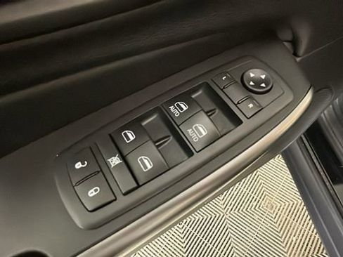 Used 2020 Jeep Cherokee Limited AWD/4WD image 11
