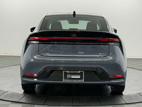 Used 2026 Toyota Prius XLE image 8