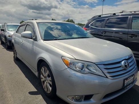Used 2011 Toyota Avalon FWD image 2