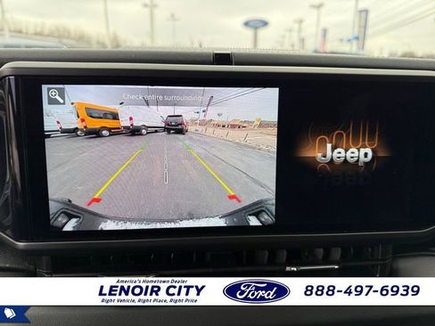 Used 2025 Jeep Gladiator Sport w/ Premium Package image 24