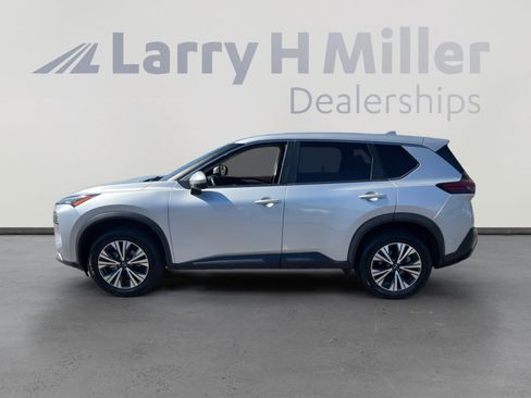 Used 2022 Nissan Rogue SV AWD/4WD image 3