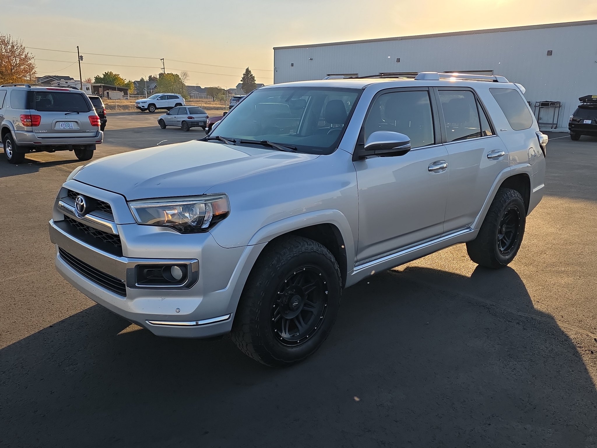 Used 2016 Toyota 4Runner Limited AWD/4WD image 3