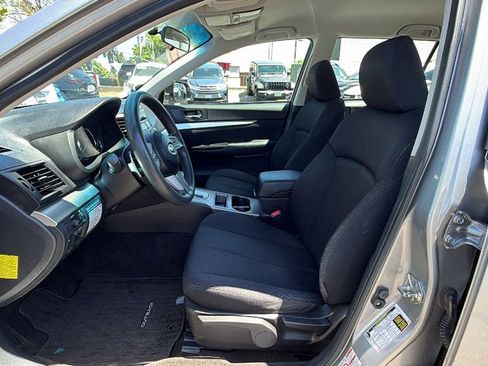 Used 2011 Subaru Outback 2.5i AWD/4WD image 32
