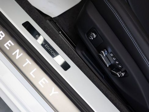 Used 2025 Bentley Continental GTC image 11