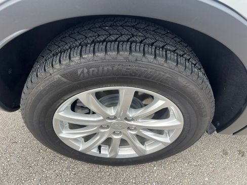 Used 2022 Cadillac XT4 Luxury w/ Driver Awareness Package FWD image 18