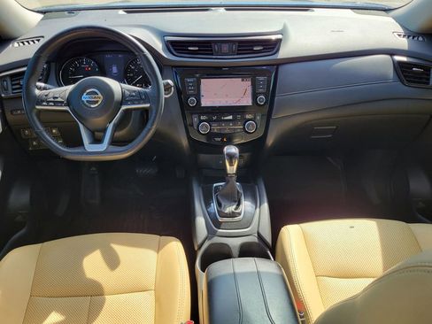 Used 2018 Nissan Rogue SV w/ Premium Package FWD image 37